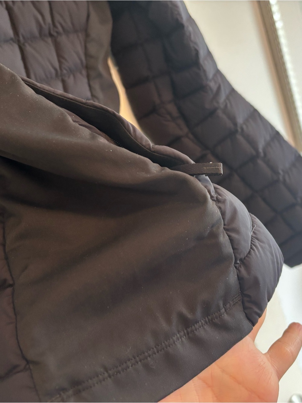 Arc'teryx Women's Black Quilted Puffer Jacket - Picture 5 of 10